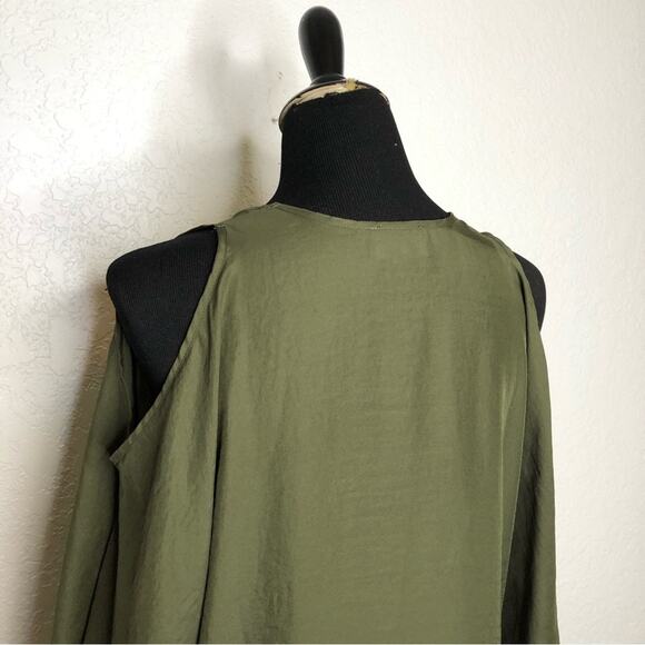 Show Me Your Mumu Peta-Boo army green cold shoulder tunic top Extra Small XS - Picture 10 of 15
